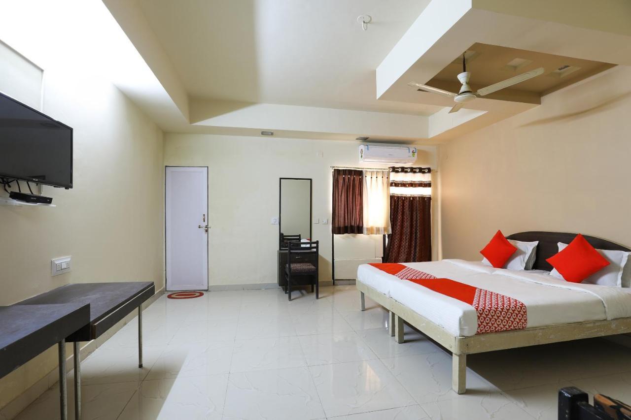 Oyo Hotel Park Veraval Екстериор снимка